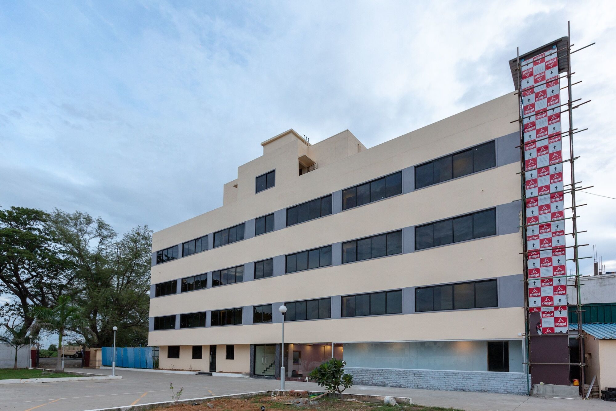 Oyo 22105 Hotel Half Moon Inn Csennai Kültér fotó